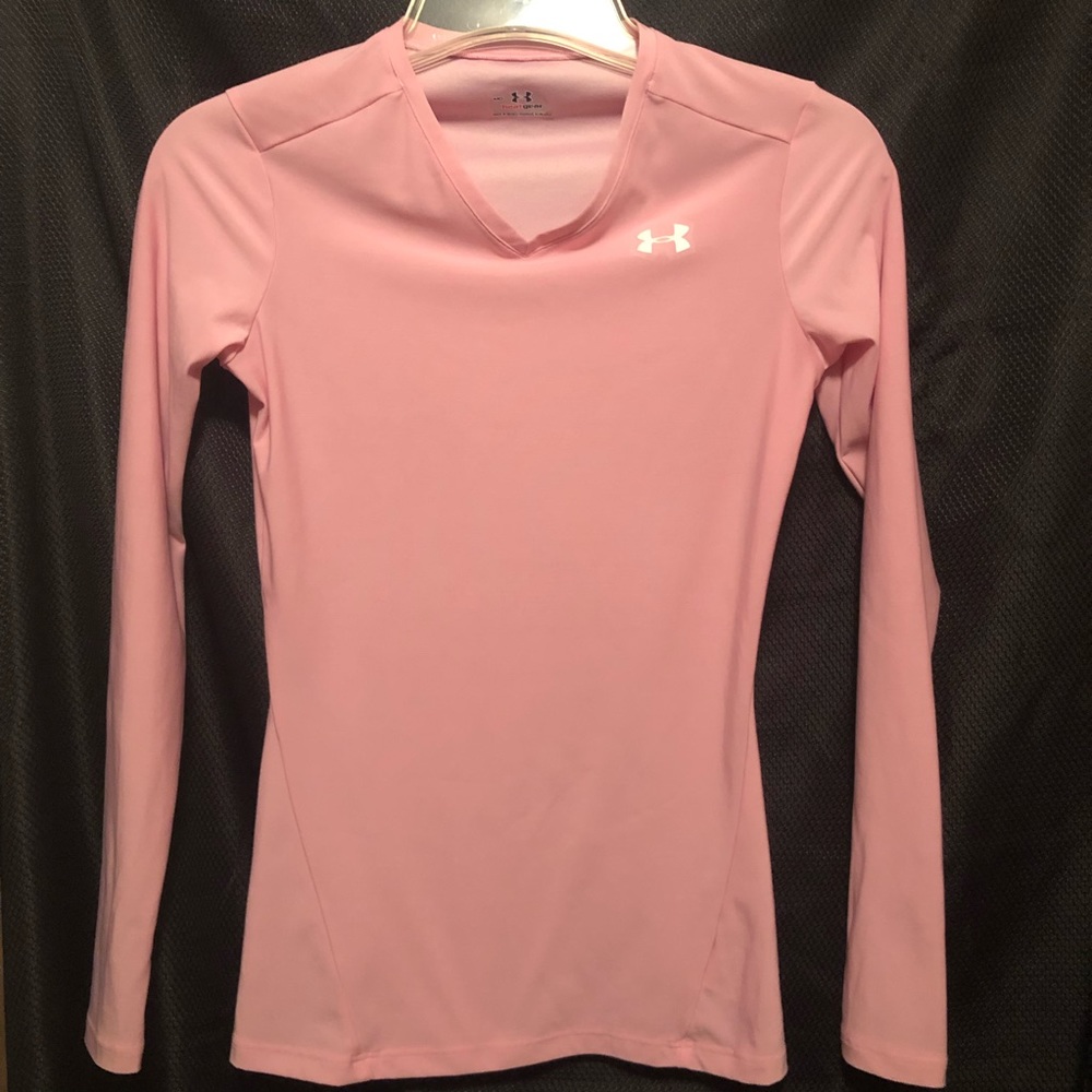 Ladies size medium Under Armour heat gear shirt